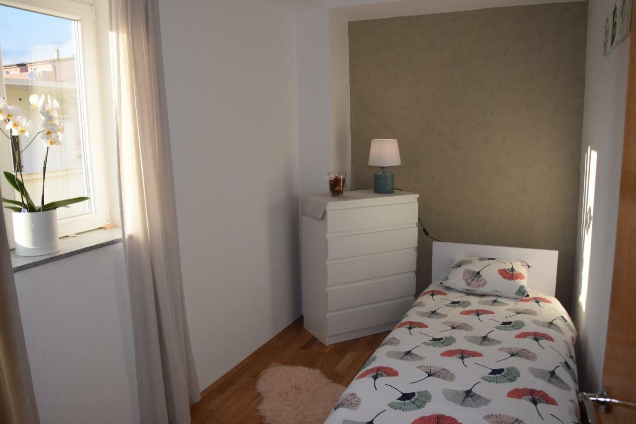 App Lu 5 Apartment Novi Vinodolski Bagian luar foto